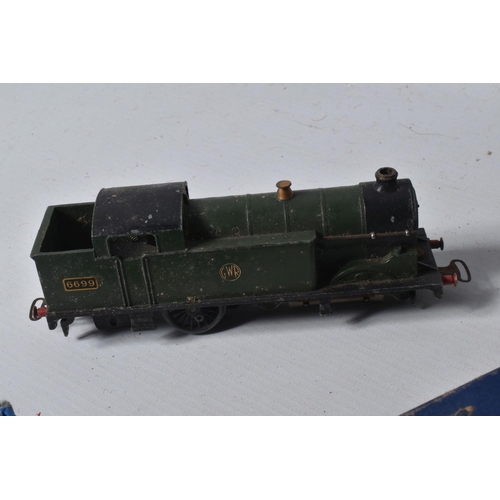 142 - A QUANTITY OF BOXED AND UNBOXED HORNBY DUBLO ITEMS, to include unboxed class N2 Tank No.6699, G.W.R.... 