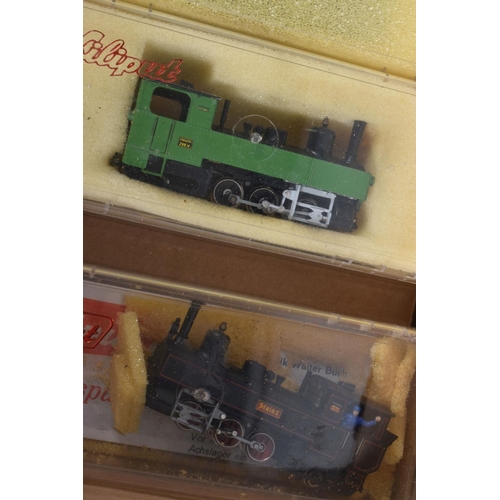 147 - A COLLECTION OF HO & HOe GAUGE MODEL RAILWAY LOCOMOTIVES AND ROLLING STOCK, majority German/Austrian... 