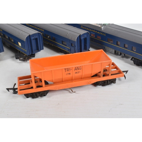 148 - A SMALL QUANTITY OF UNBOXED AND ASSORTED OO GAUGE TRI-ANG TRANSCONTINENTAL ITEMS, to include B-60 Do... 