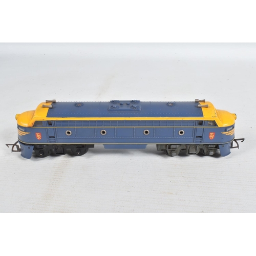 148 - A SMALL QUANTITY OF UNBOXED AND ASSORTED OO GAUGE TRI-ANG TRANSCONTINENTAL ITEMS, to include B-60 Do... 