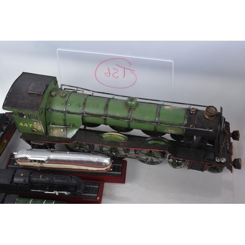 150 - A QUANTITY OF BOXED& UNBOXED OO GAUGE LOCOMOTIVES AND ROLLING STOCK, to include boxed Hornby Dublo c... 