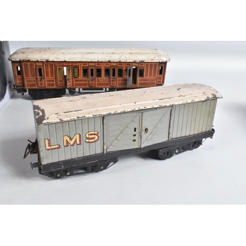 151 - A QUANTITY OF ASSORTED O GAUGE MODEL RAILWAY ITEMS, a scratch/kit built live steam 0-4-0 tank locomo... 