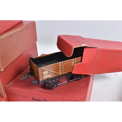 154 - A BOXED HORNBY O GAUGE No.501 PASSENGER TRAIN SET, comprising clockwork No.1 locomotive and tender N... 