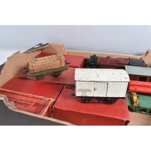 154 - A BOXED HORNBY O GAUGE No.501 PASSENGER TRAIN SET, comprising clockwork No.1 locomotive and tender N... 