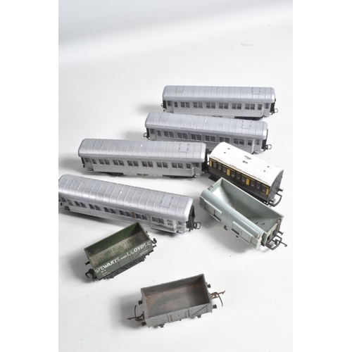 157 - A QUANTITY OF ASSORTED OO GAUGE ROLLING STOCK, to include a quantity of unboxed Tri-ang Transcontine... 