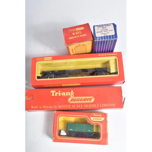 157 - A QUANTITY OF ASSORTED OO GAUGE ROLLING STOCK, to include a quantity of unboxed Tri-ang Transcontine... 