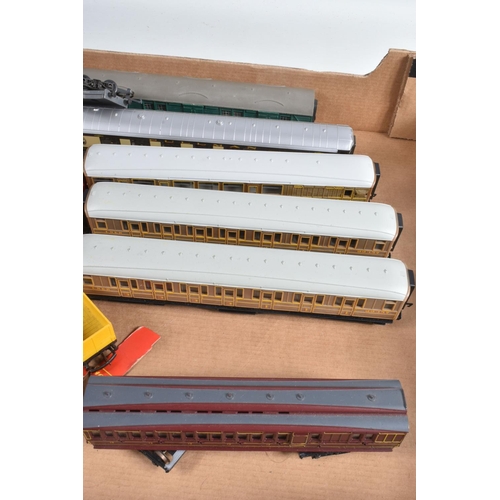 157 - A QUANTITY OF ASSORTED OO GAUGE ROLLING STOCK, to include a quantity of unboxed Tri-ang Transcontine... 