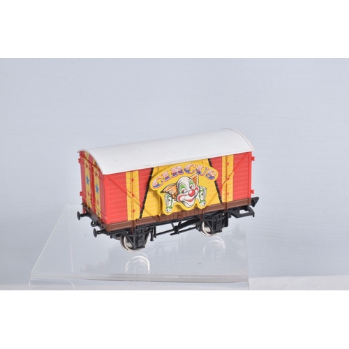 164 - A PART BOXED HORNBY OO GAUGE THOMAS AND FRIENDS, Percy Circus Electric Train set, No.R9072, comprisi... 