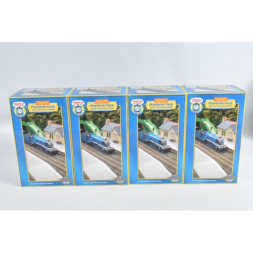 168 - A COLLECTION OF BOXED HORNBY OO GAUGE THOMAS & FRIENDS GREAT WATERTON STATION BUILDING AND ACCESSORI... 