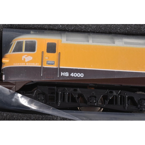 173 - TWO BOXED HELJAN OO GAUGE LOCOMOTIVES, class 47 No.47 806 (4601) and class 57 No.57 307 (5071), both... 