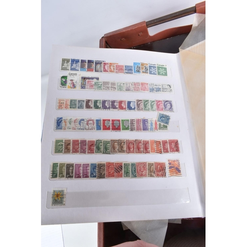 214 - COLLECTION OF STAMPS IN VARIOUS ALBUMS WITH JUMBLED GB QE2 MINT COLLECTION INC WATERLOW CASTLES SET ... 