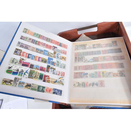 214 - COLLECTION OF STAMPS IN VARIOUS ALBUMS WITH JUMBLED GB QE2 MINT COLLECTION INC WATERLOW CASTLES SET ... 