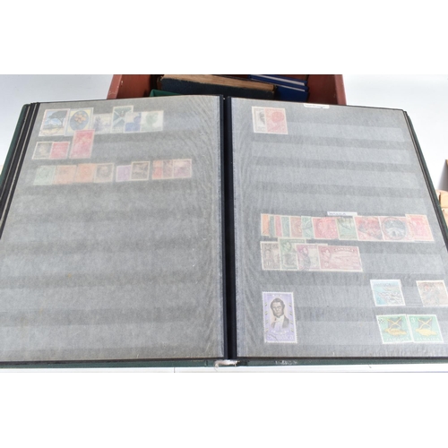 214 - COLLECTION OF STAMPS IN VARIOUS ALBUMS WITH JUMBLED GB QE2 MINT COLLECTION INC WATERLOW CASTLES SET ... 