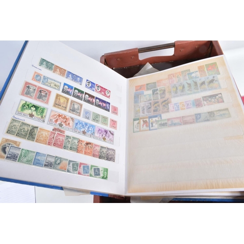 214 - COLLECTION OF STAMPS IN VARIOUS ALBUMS WITH JUMBLED GB QE2 MINT COLLECTION INC WATERLOW CASTLES SET ... 