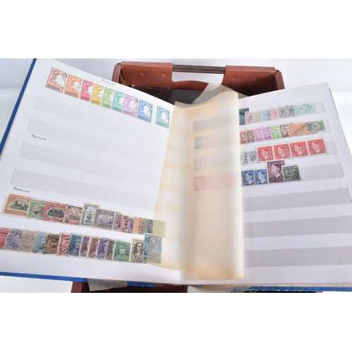 214 - COLLECTION OF STAMPS IN VARIOUS ALBUMS WITH JUMBLED GB QE2 MINT COLLECTION INC WATERLOW CASTLES SET ... 