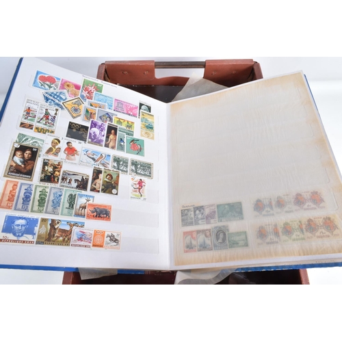 214 - COLLECTION OF STAMPS IN VARIOUS ALBUMS WITH JUMBLED GB QE2 MINT COLLECTION INC WATERLOW CASTLES SET ... 