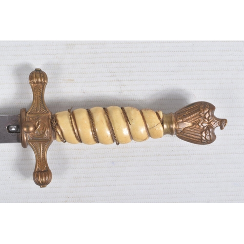 271 - A GERMAN KRIEGSMARINE OFFICERS DRESS DAGGER MADE BY EICKHORN OF SOLIGEN, this has the makers name an... 