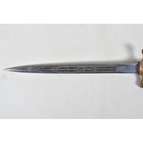 271 - A GERMAN KRIEGSMARINE OFFICERS DRESS DAGGER MADE BY EICKHORN OF SOLIGEN, this has the makers name an... 