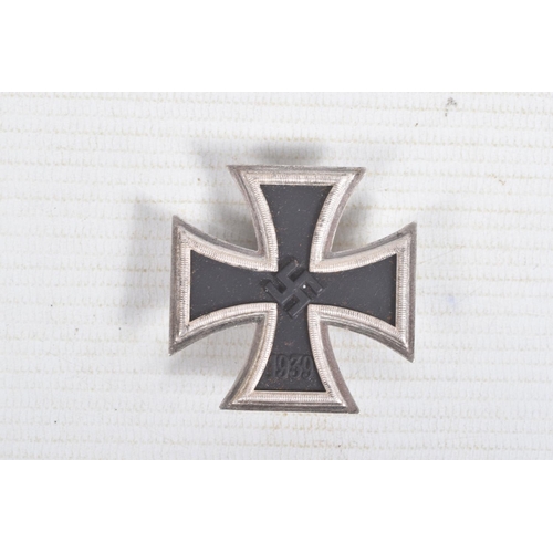 275 - A WWII ERA GERMAN IRON CROSS FIRST CLASS WITH BOX, this is not maker marked on the pin or the frame ... 