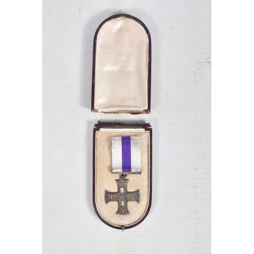 282 - WORLD WAR ONE GEO V MILITARY CROSS, IN ORIGINAL BOX OF ISSUE(lid detached) This award was instituted... 