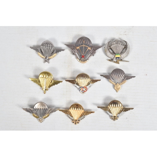 283 - AN ACCUMULATION OF THIRTY SEVEN METAL BADGE/UNIFORM INSIGNIA FOR MAINLY FRENCH FORCES, almost all ar... 