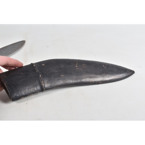 292 - A WWI ERA GHURKA KUKRI KNIFE & SCABBARD WITH MAKERS MARKS AND DATED, this Kukri, is marked with the ... 