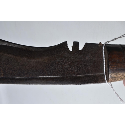 292 - A WWI ERA GHURKA KUKRI KNIFE & SCABBARD WITH MAKERS MARKS AND DATED, this Kukri, is marked with the ... 