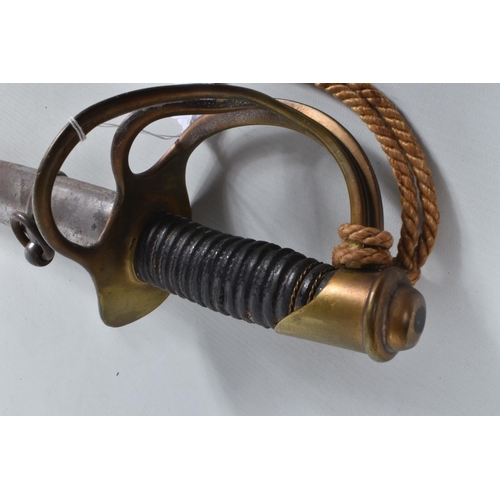 319 - A NINETEENTH OR TWENTIETH CENTURY CAVALRY SWORD, this comes complete with its original scabbard, we ... 