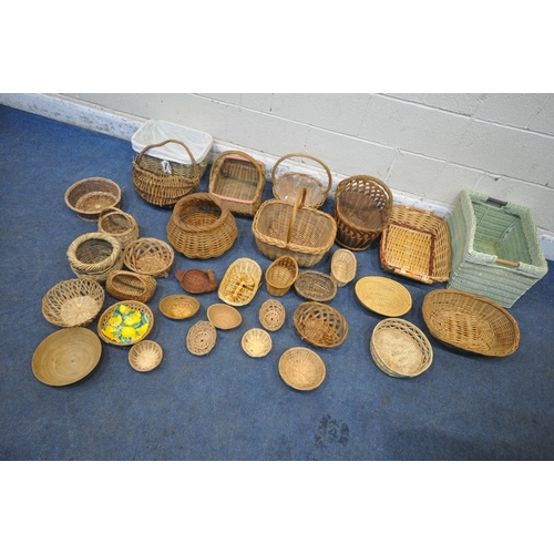 1273 - THIRTY-THREE WICKER BASKETS, varying in shape, size, style, colour, general signs of usage) (33)