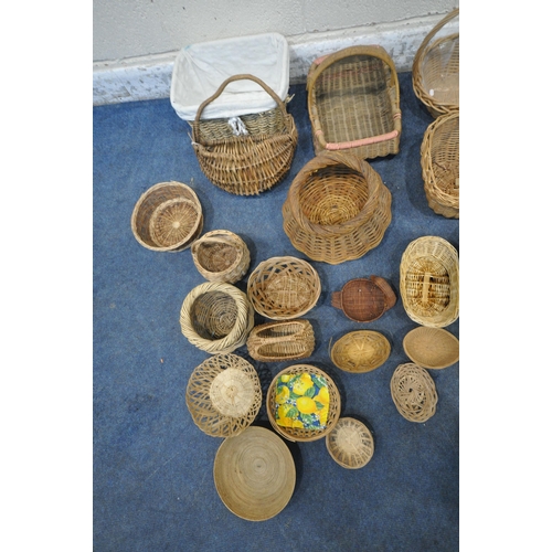 1273 - THIRTY-THREE WICKER BASKETS, varying in shape, size, style, colour, general signs of usage) (33)