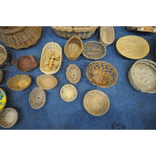 1273 - THIRTY-THREE WICKER BASKETS, varying in shape, size, style, colour, general signs of usage) (33)