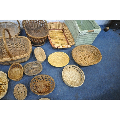 1273 - THIRTY-THREE WICKER BASKETS, varying in shape, size, style, colour, general signs of usage) (33)