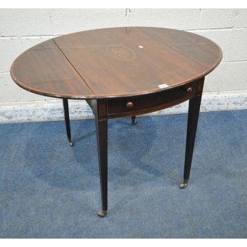 1339 - AN EDWARDIAN MAHOGANY OVAL PEMBROKE TABLE, with two drop leaves, a central inlay, a single frieze dr... 