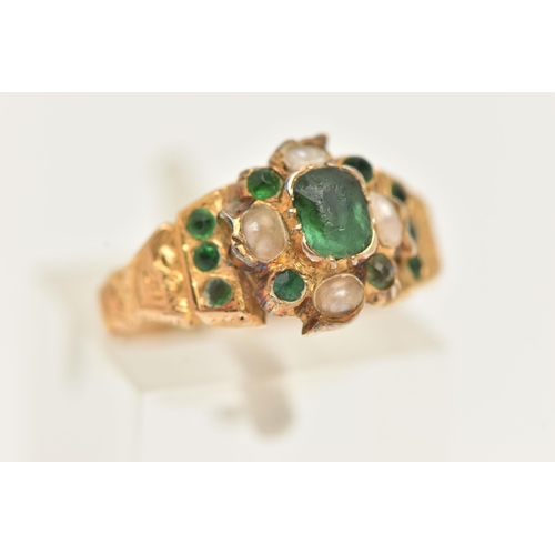 21 - A YELLOW METAL GREEN PASTE AND SPLIT PEARL CLUSTER RING, to the scrolling shoulders and textured ban... 