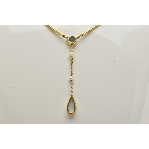 52 - A GEM SET LARIAT NECKLACE, a yellow metal cylinder link chain interspaced with small cultured pearls... 