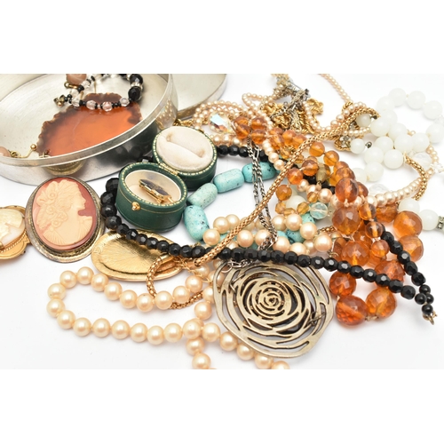 93 - A BAG OF ASSORTED COSTUME JEWELLERY AND A PEWTER TRINKET BOX, to include various beaded necklaces, i... 