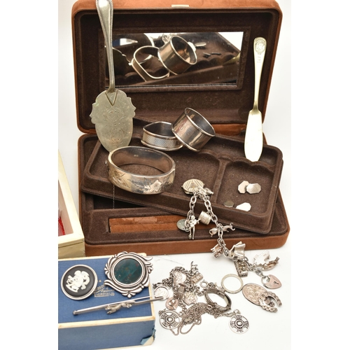 127 - A SELECTION OF SILVER, COSTUME JEWELLERY AND JEWELLERY BOXES, to include a silver hinged bangle with... 