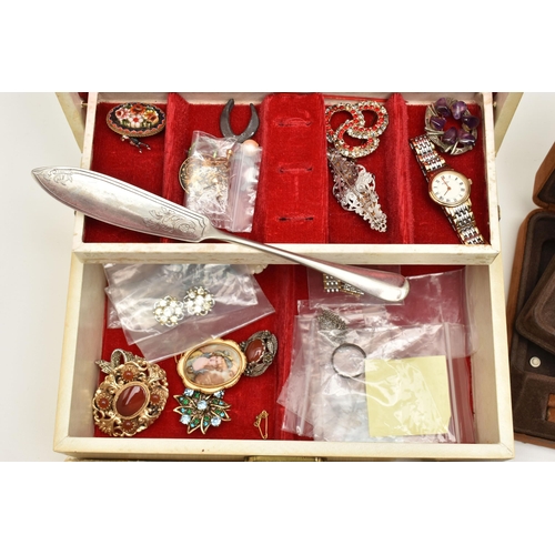 127 - A SELECTION OF SILVER, COSTUME JEWELLERY AND JEWELLERY BOXES, to include a silver hinged bangle with... 