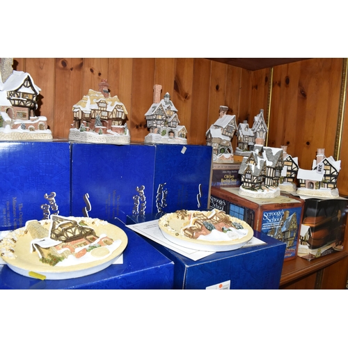 328 - A COLLECTION OF BOXED CHRISTMAS THEMED DAVID WINTER SCULPTURES, with certificates unless stated, com... 