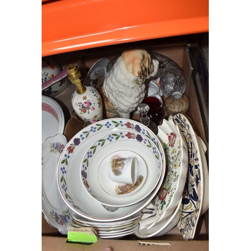 371 - THREE BOXES AND LOOSE CERAMICS, GLASS, METAL WARES AND SUNDRY ITEMS, to include a twenty one piece R... 