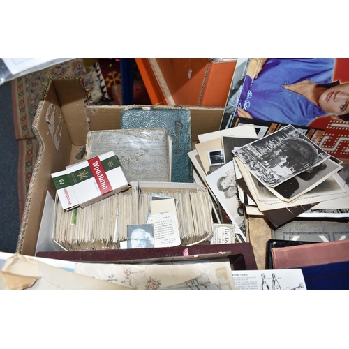 396 - A BOX OF VINTAGE EPHEMERA to include three albums of British and European family travel and wedding ... 