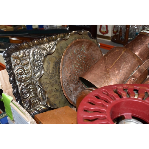 399 - A BOX OF MOSTLY ASSORTED METALWARES to include a cast iron Welch tea light trivet, a cast iron cooke... 