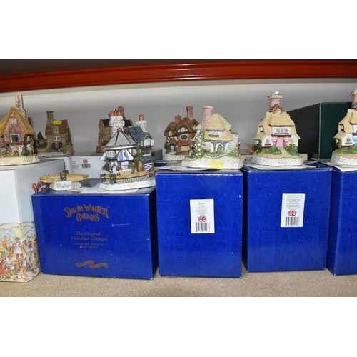 435 - A GROUP OF FOURTEEN BOXED DAVID WINTER COTTAGES SCULPTURES to include a limited edition 'Quindene Ma... 