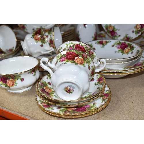 440 - A GROUP OF ROYAL ALBERT 'OLD COUNTRY ROSES' TEA AND DINNER WARES to include six tea cups, six saucer... 