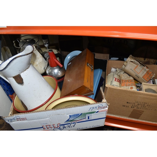 442 - SIX BOXES AND LOOSE VINTAGE MISCELLANEOUS ITEMS to include a box of vintage bulbs to include brands ... 