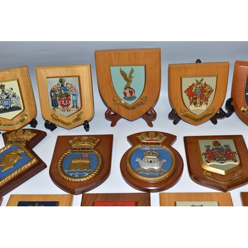 479 - ONE BOX OF VARIOUS COAT OF ARMS/CREST PLAQUES, coat of arms plaques for areas of London to include t... 