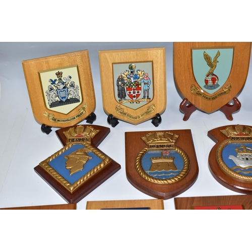 479 - ONE BOX OF VARIOUS COAT OF ARMS/CREST PLAQUES, coat of arms plaques for areas of London to include t... 