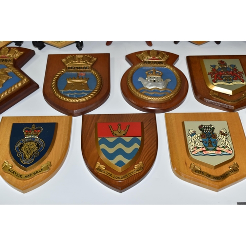 479 - ONE BOX OF VARIOUS COAT OF ARMS/CREST PLAQUES, coat of arms plaques for areas of London to include t... 