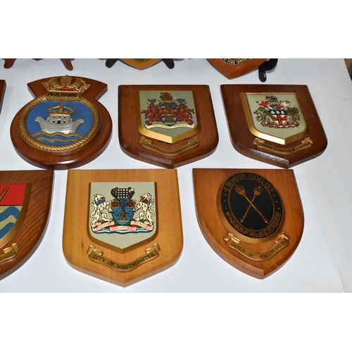 479 - ONE BOX OF VARIOUS COAT OF ARMS/CREST PLAQUES, coat of arms plaques for areas of London to include t... 