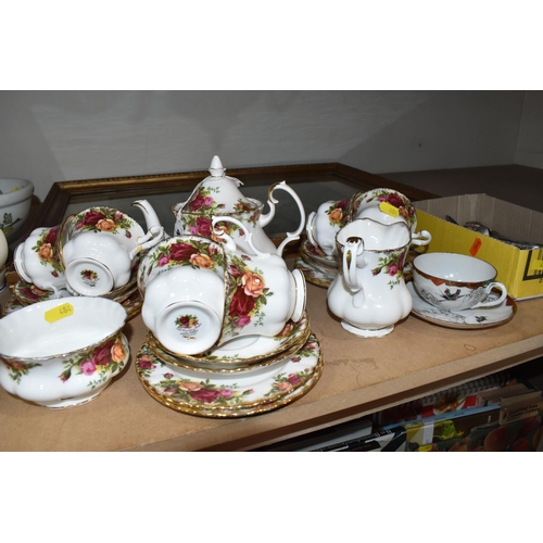 484 - A ROYAL ALBERT 'OLD COUNTRY ROSES' TEASET AND VINTAGE CUTLERY to include a twenty-one piece Old Coun... 